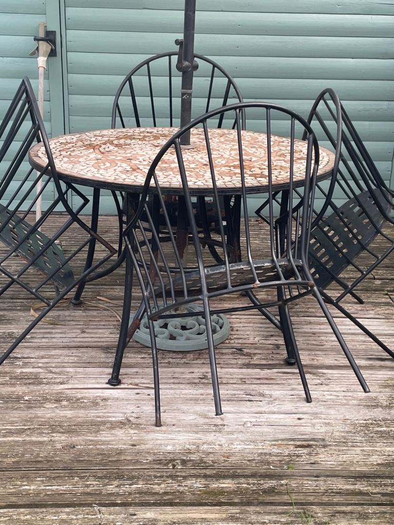 FREE garden table & chairs