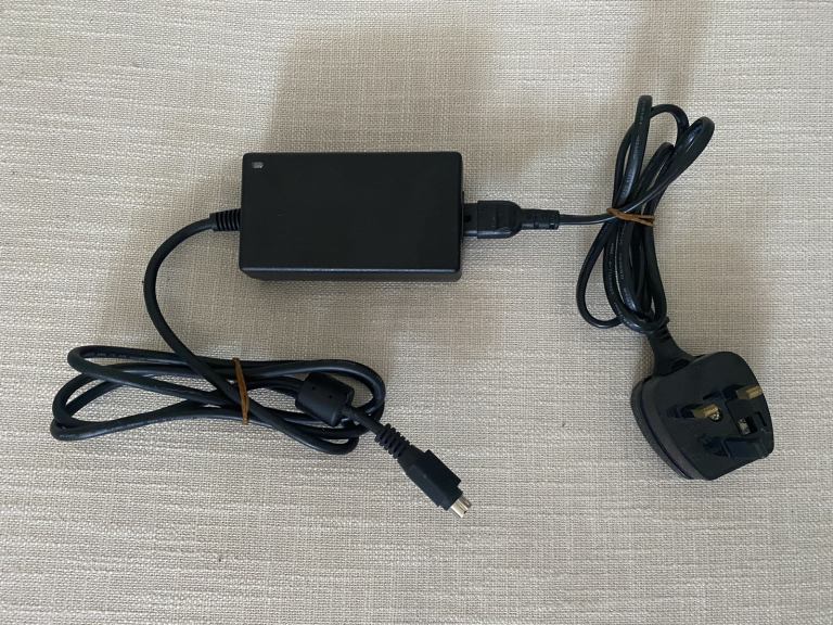 APD Asian Power Devices DA-30C01 Power Supply AC Adapter 5 Pin Round