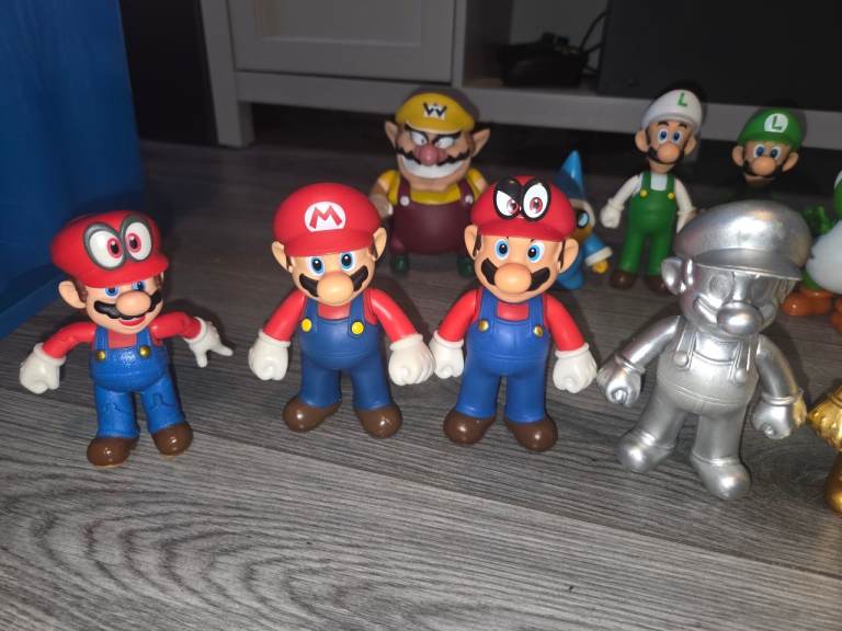 Job lot of Mario toys 