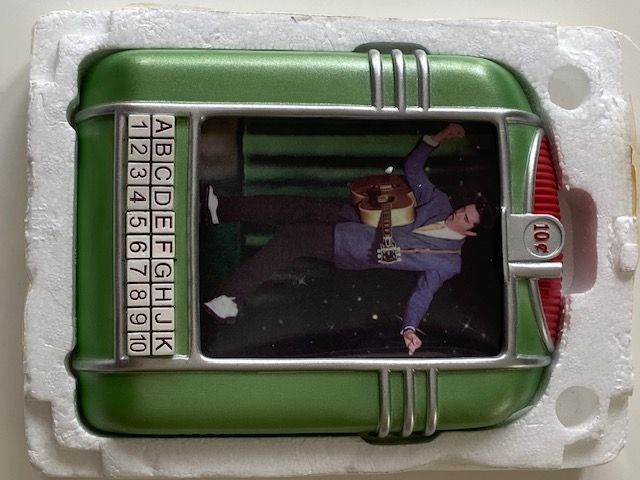 RARE:Elvis Musical Ornament Platinum Jukebox Collection 'Blue Suede Shoes AS NEW