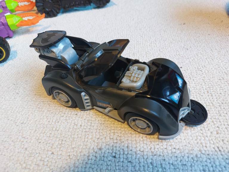4 Imaginext DC vehicles
