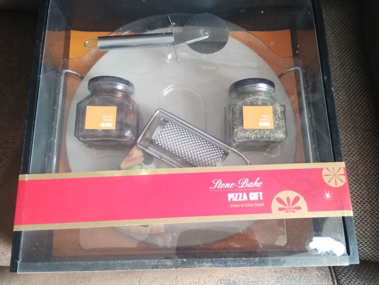 Stone-Bake Pizza Gift Set - New, Unopened