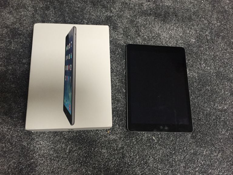 APPLE IPAD AIR GOOD CONDITION 