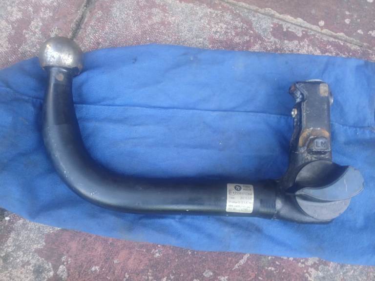 Detachable tow bar swan neck 