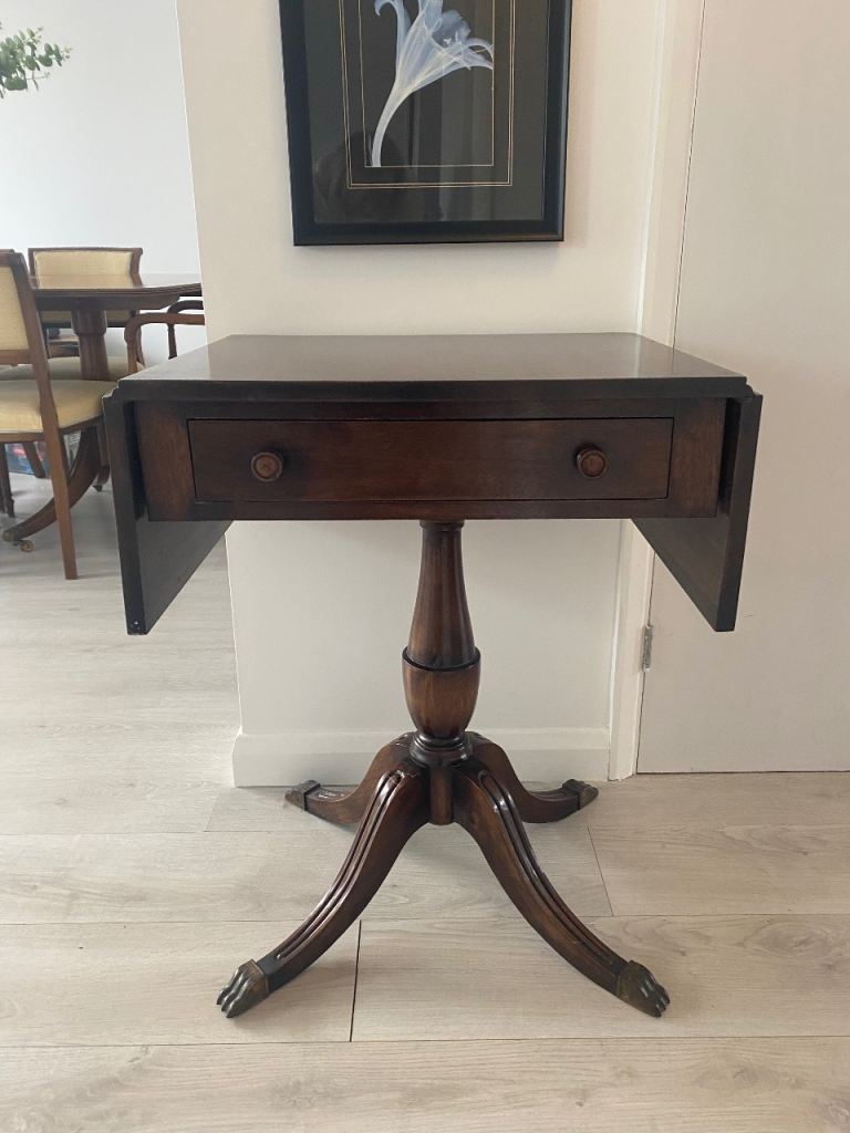 Antique Drop Leaf Pedestal Table – Good Condition