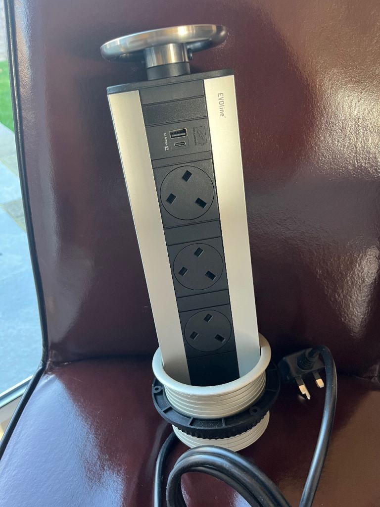 Evoline Pop-Up 3 Gang tower with USB ports