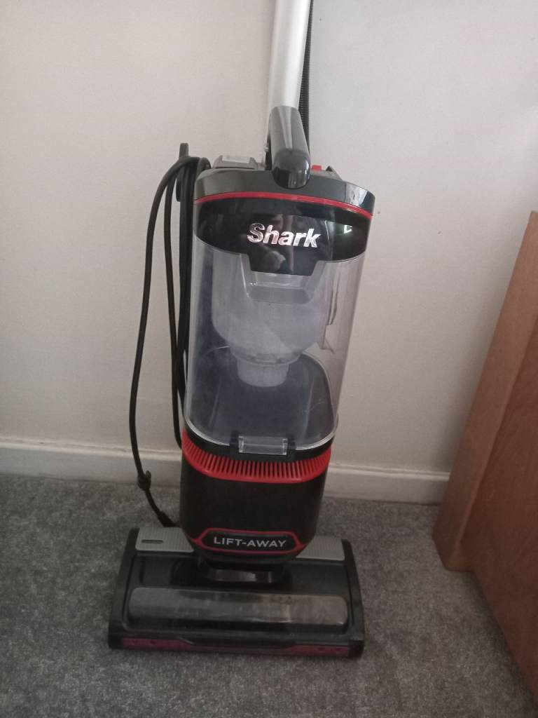 Shark upright vacuum cleaner 