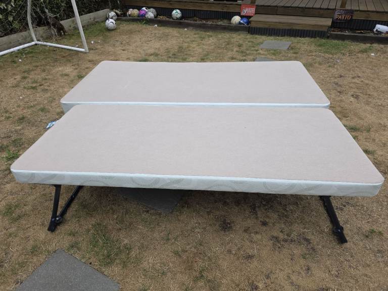 Signle bed with pull out to double bed