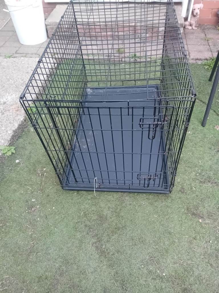 Dog .puppies crate grab a bargain 