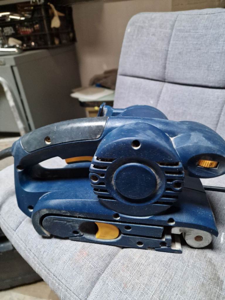 PRO 900W Belt Sander – Blue, Fair Condition