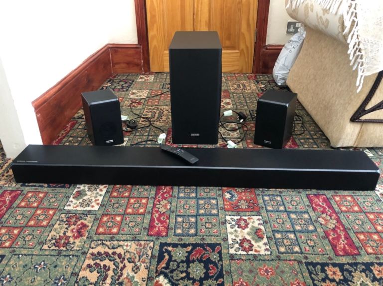 Samsung Harmon Kardon HW-Q90R Bluetooth 512 Watts Soundbar & Wireless Subwoofer & Rear Speakers