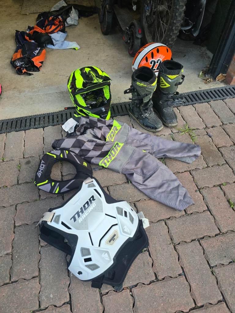 Kids mx gear helmet/boots/armor