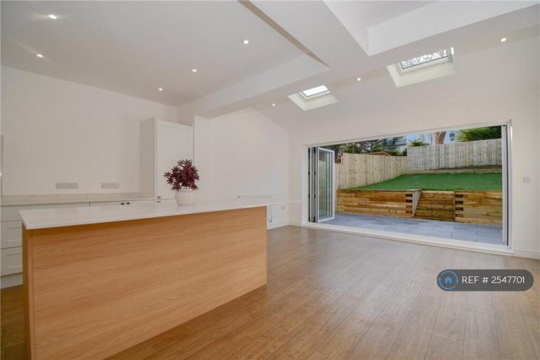3 bedroom house in Grange Road, Wirral, CH60 (3 bed) (#2547701)
