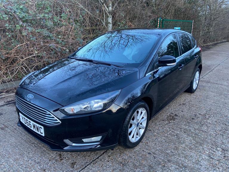 2016 Ford Focus 1.0 EcoBoost Titanium 5dr Black 31k Miles Years MOT Warranty £20 Road Tax HATCHBA...
