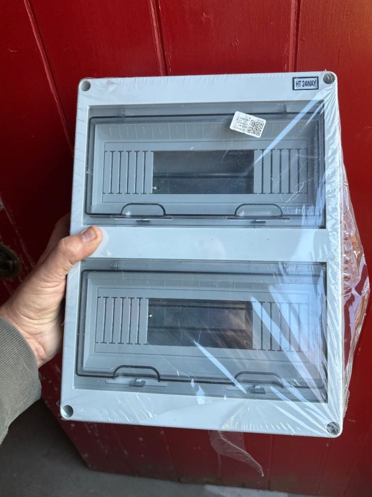 Consumer unit breaker box 24 way