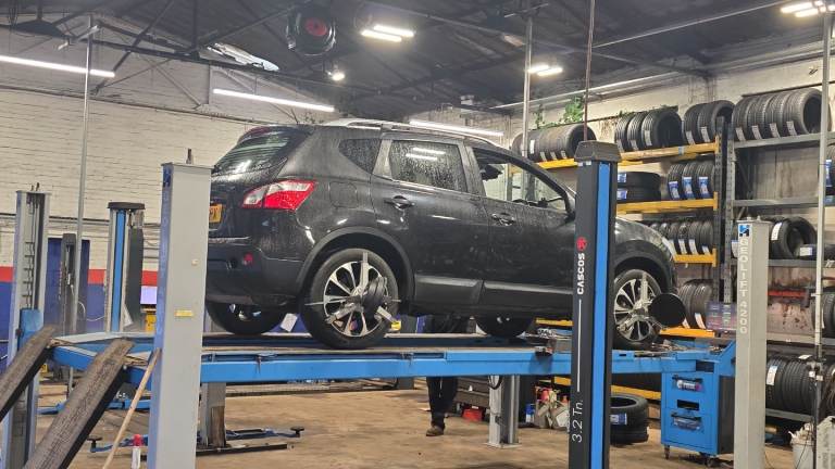 Nissan, QASHQAI, Hatchback, 2012, Semi-Auto, 1997 (cc), 5 doors