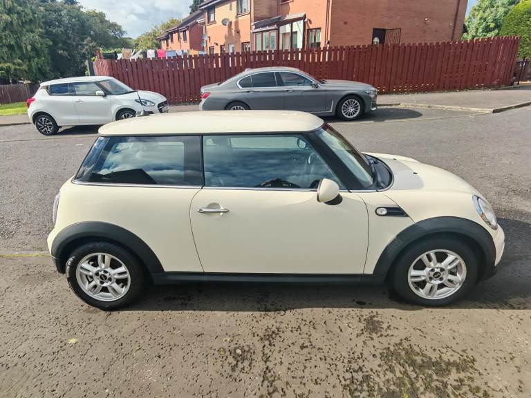 1 Lady owner Mini, HATCHBACK, Cooper D, 2013, Manual, 1598 (cc), 3 doors