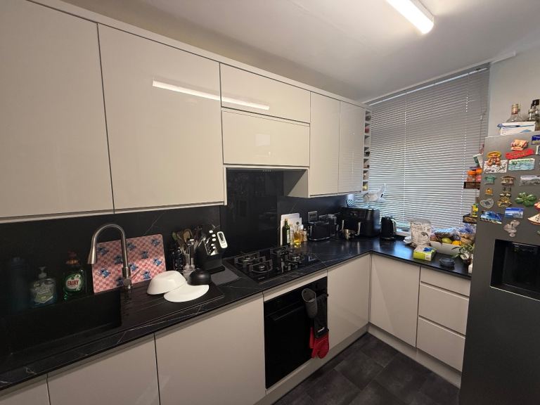 Room near gospel oak 