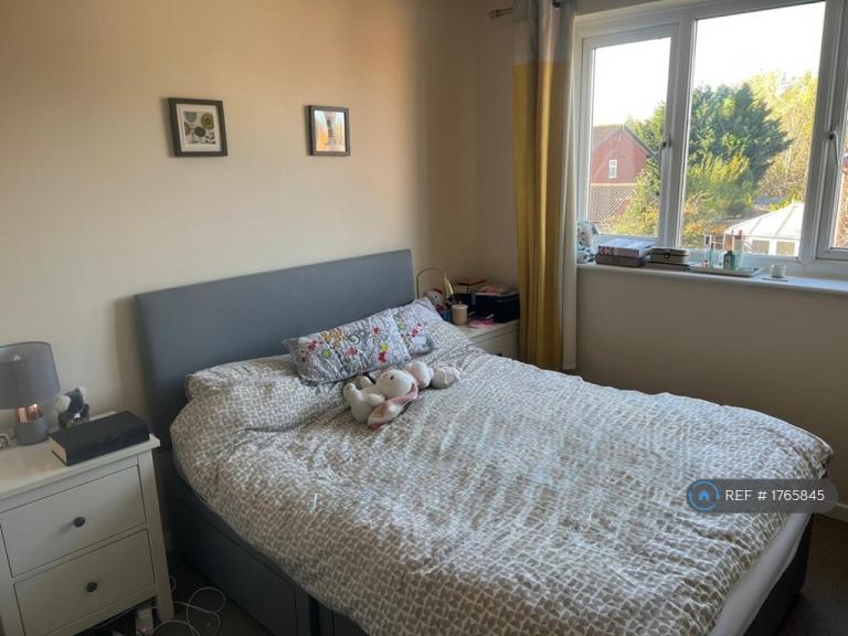 3 bedroom house in Berneshaw Close, Corby, NN18 (3 bed) (#1765845)