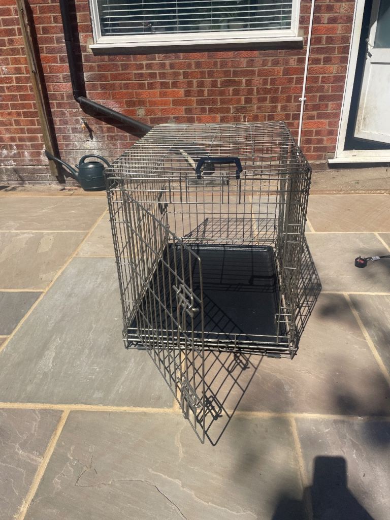Pet crate 30 x 21 x 23 inches