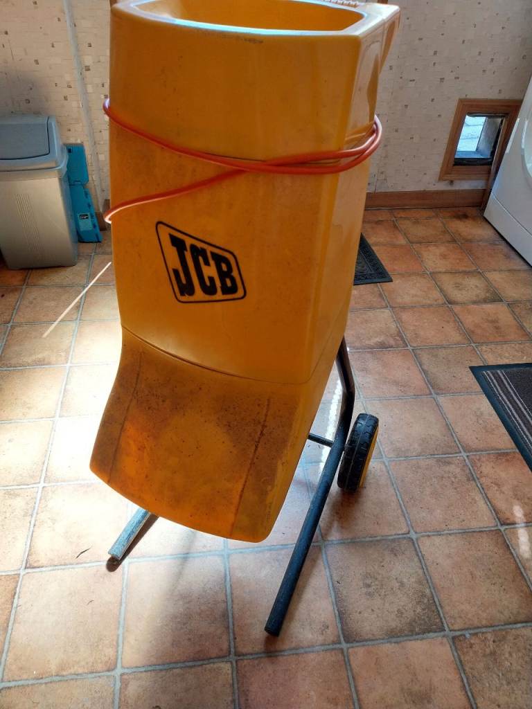 JCB Garden Shredder – Yellow, Good Condition