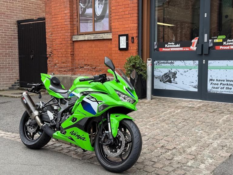 BRAND NEW Kawasaki Ninja ZX4RR Performance super sport in KRT green