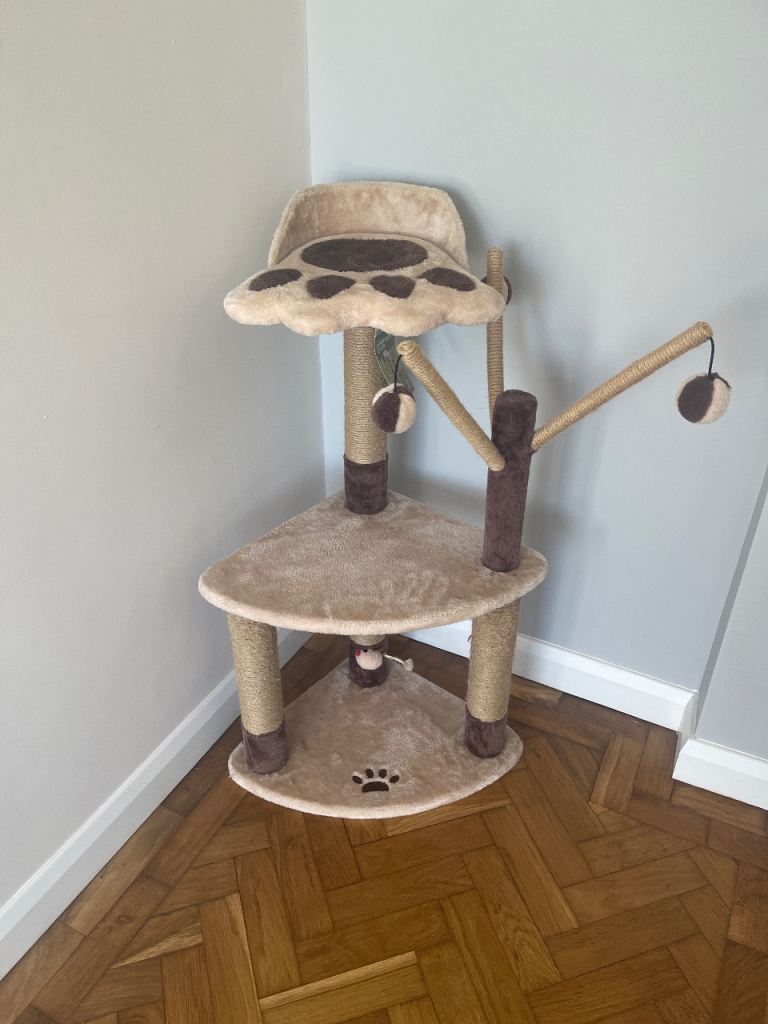 Cat gym/scratching  post