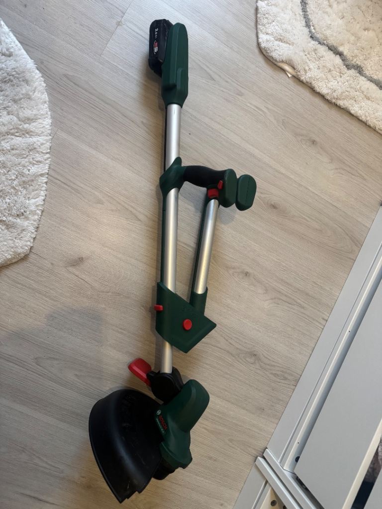 Bosch Universal Grass Cut