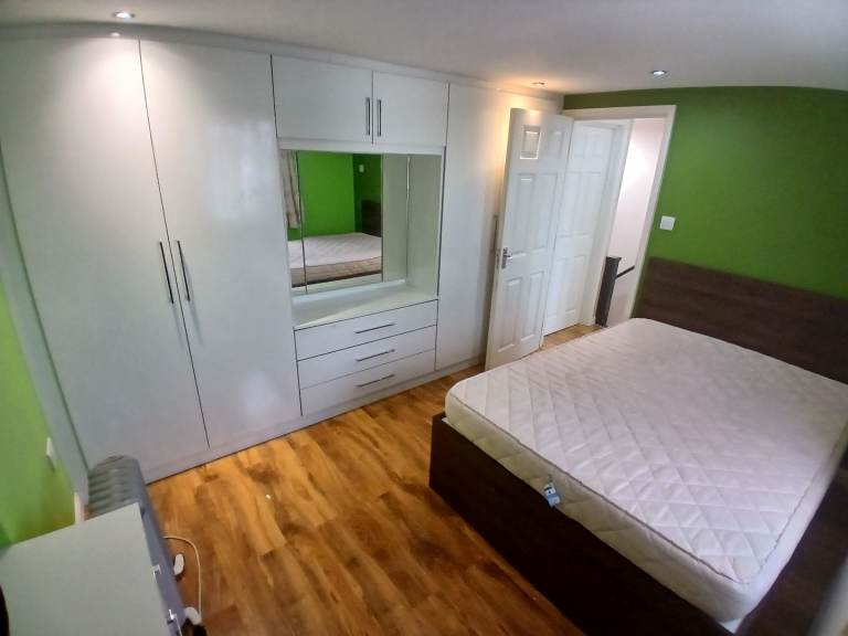 Spacious Double Room With ALL BILLS INCLUDED In between Tooting and Mitcham