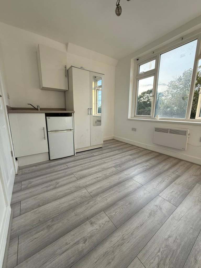 Self-Contained Studio Flat at North Circular Road - DSS Considered