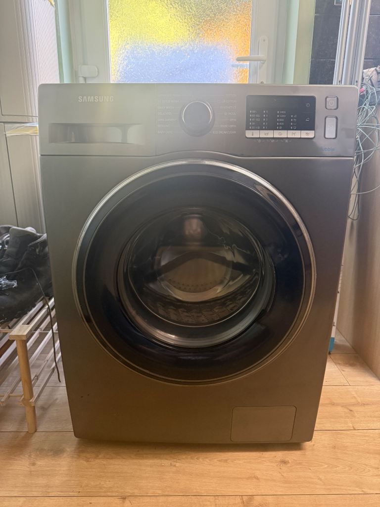 Samsung Washing Machine – good Condition – 8kg EcoBubble (Silver)