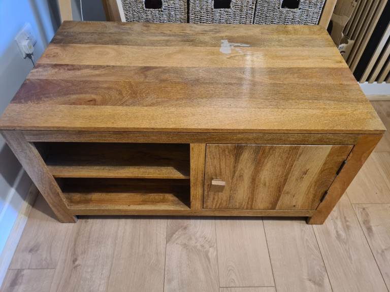 Oak tv unit and table 