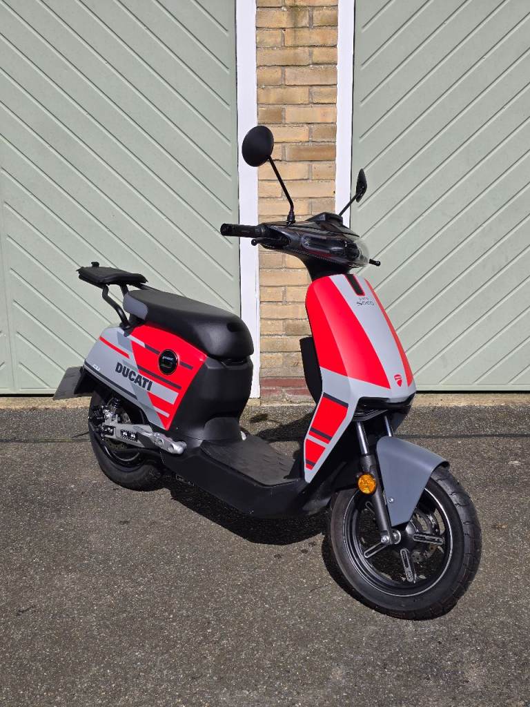 50cc Electric Vmoto Cux Ducati edition - Learner 16years - like new!