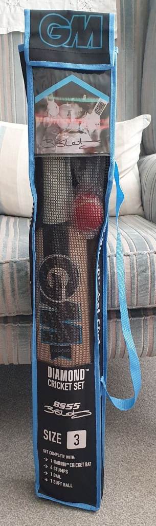 GM Diamond Junior Cricket Set - Size 3, New