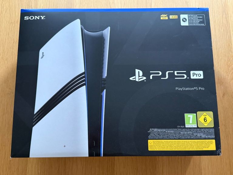 Sony PlayStation 5 Disc Edition Console - Like New with extra Controller, Cables and games 