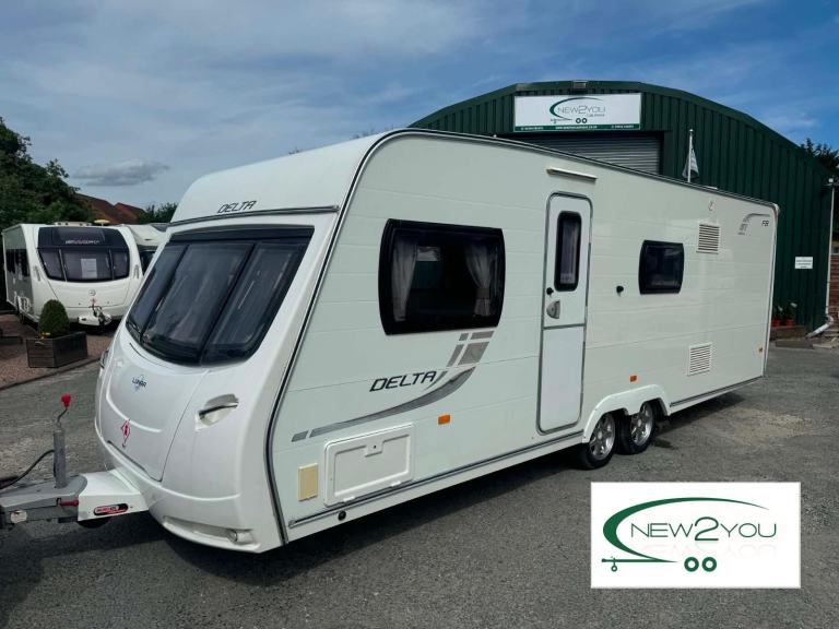 2012 Lunar Delta FB 6 Berth FIXED BUNKS Caravan - STOCK H118
