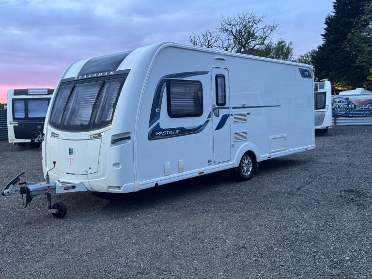 2016 COACHMAN PASTICHE 575 4 BERTH FIXED ISLAND BED END WASHROOM MOTOR MOVER