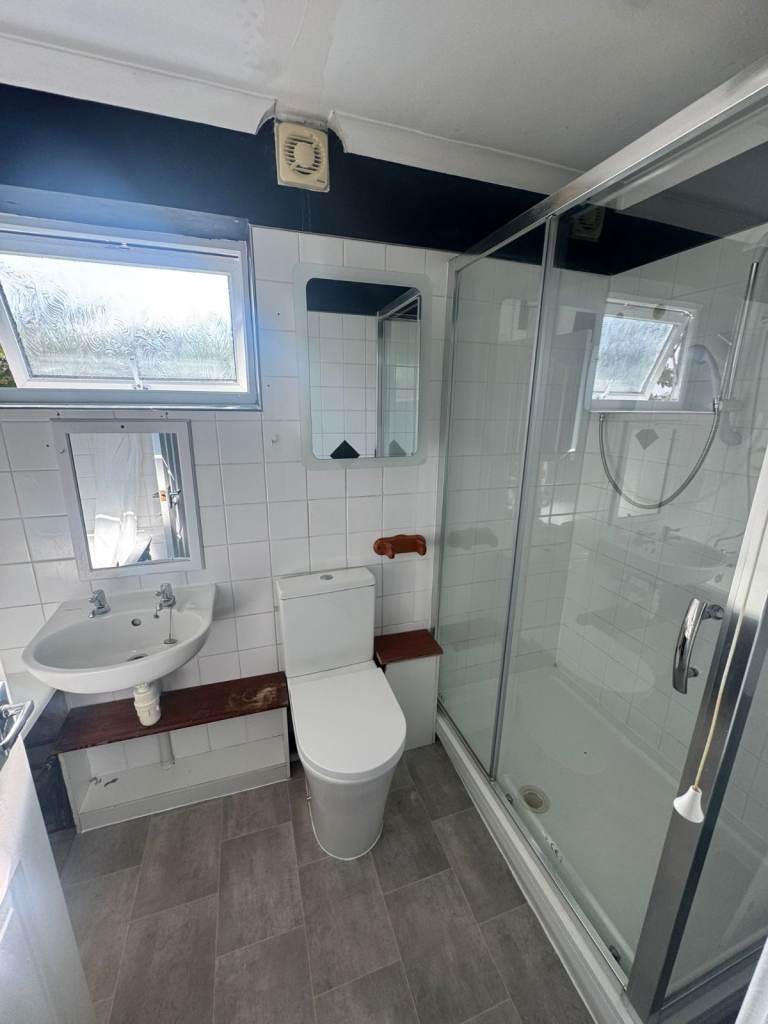 Plumber, Tiler and Handman 