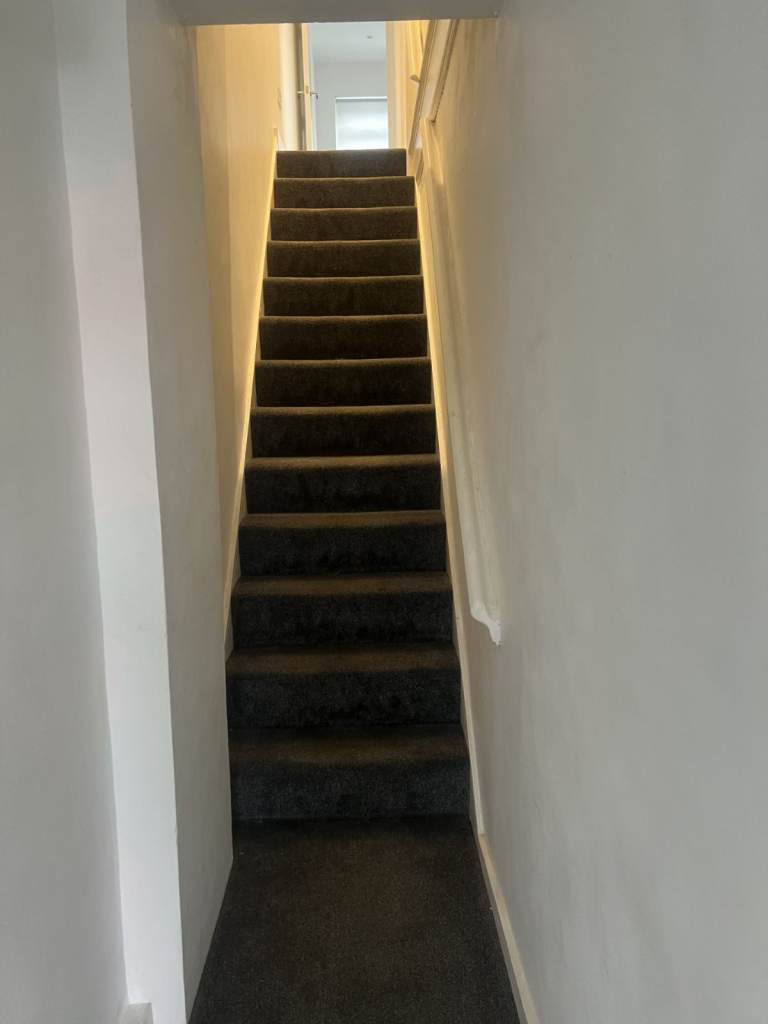 2-Bedroom Flat to let in Woodford Green, on Chigwell High Road.