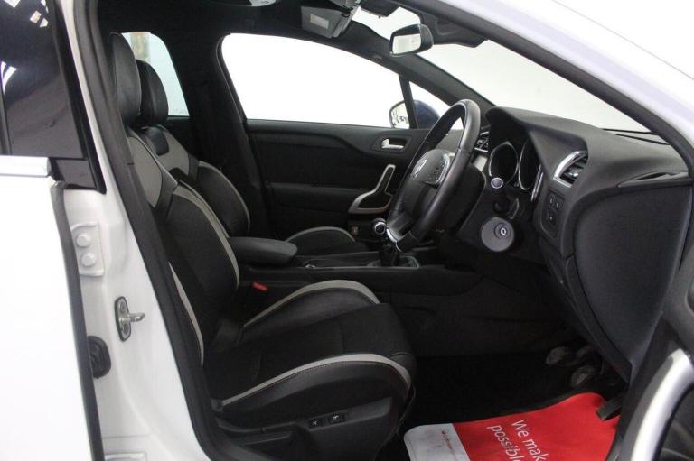 CITROEN DS4 1.6 e-HDi Airdream DStyle Nav Euro 5 (s/s) 5dr 2015