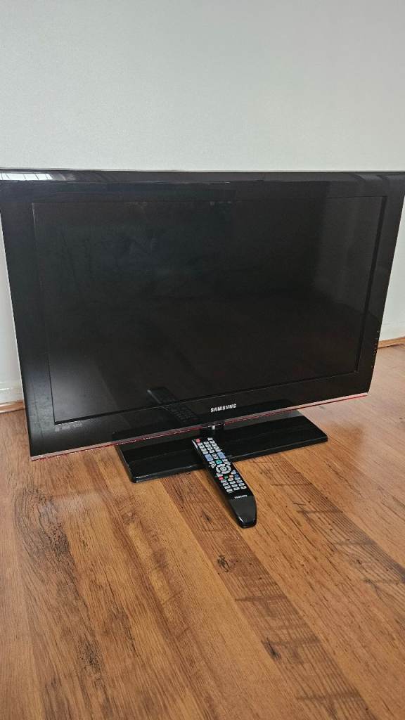 32" samsung HD tv