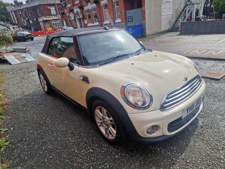 Mini, CONVERTIBLE, Convertible, 2011, Manual, 1598 (cc), 2 doors