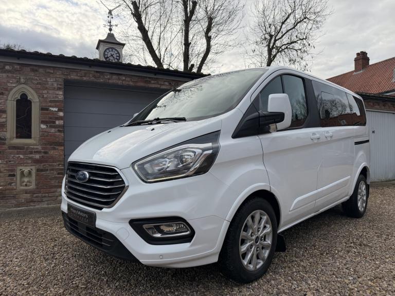 FORD TOURNEO CUSTOM 2.0 Tourneo Custom Titanium 8 seater Bus 2022
