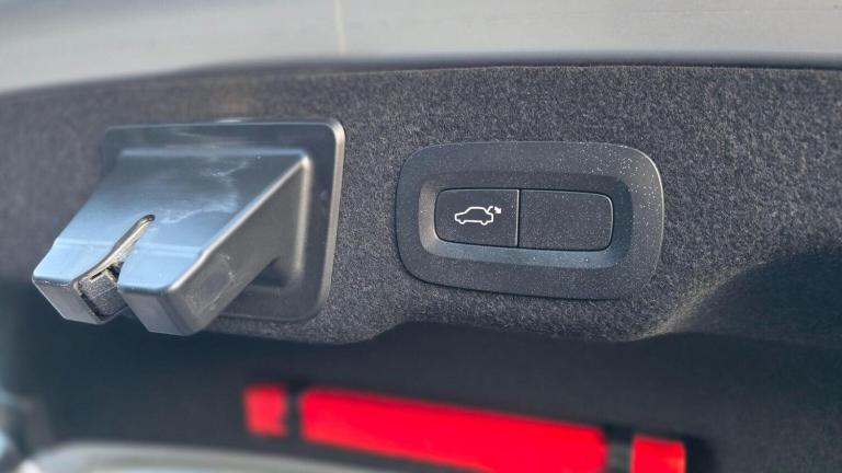 VOLVO S90 2.0 D4 Momentum Auto Euro 6 (s/s) 4dr 2018