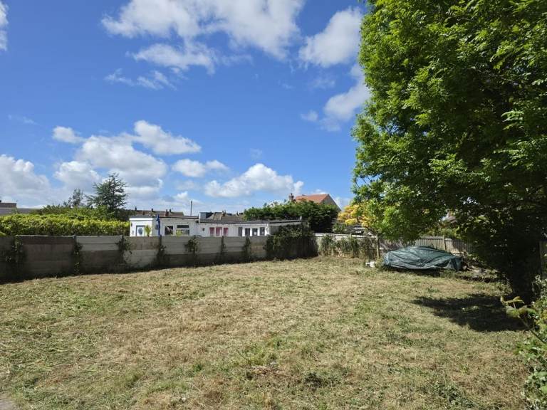 LAND TO RENT – LINGHAM LANE, MORETON, WIRRAL CH46 £150 PCM 