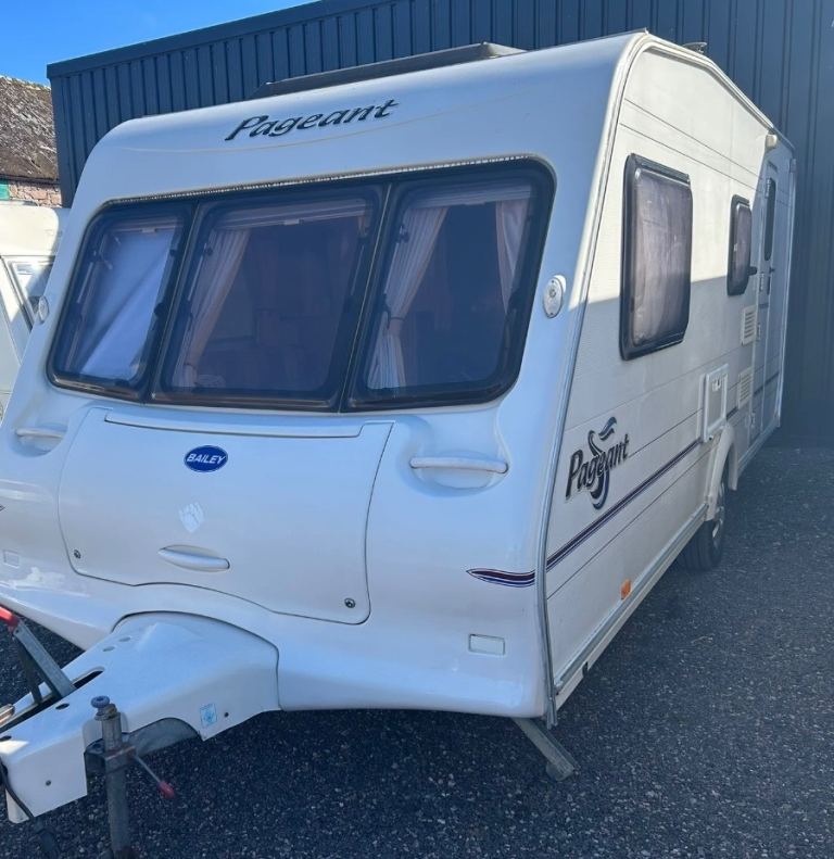 2006 Bailey Pageant Champagne 4-berth 