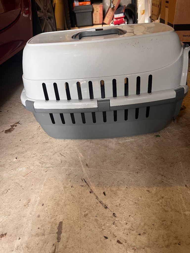 Cat carrier /crate