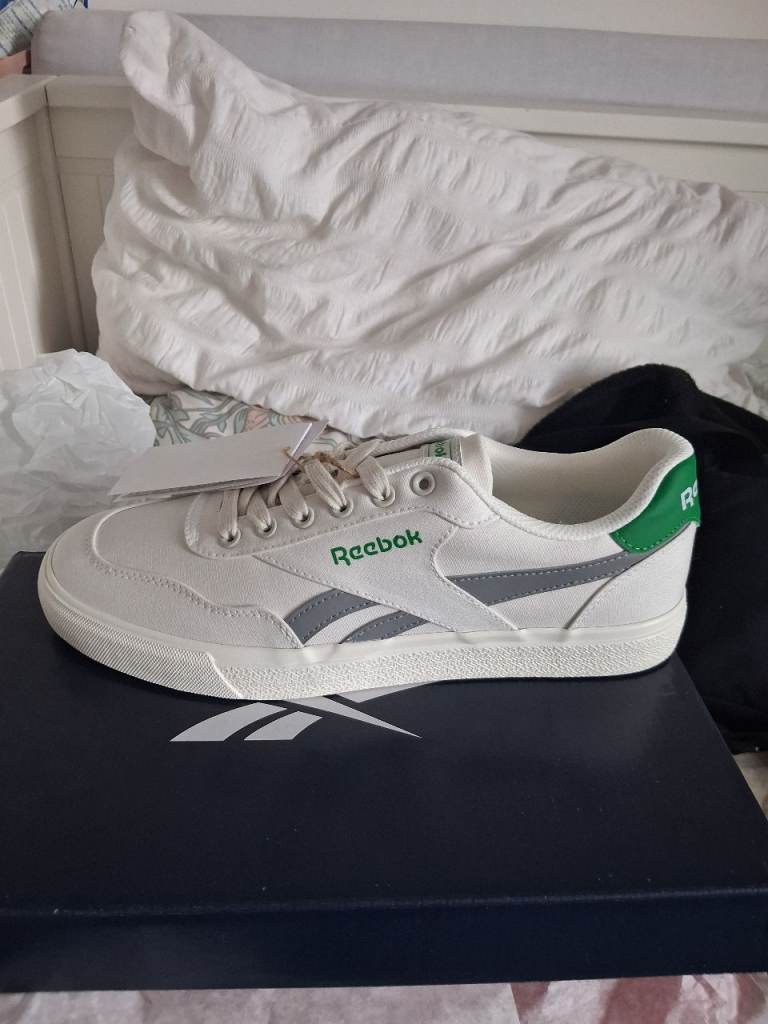 Reebok Casual Shoes - White & Green, Brand New