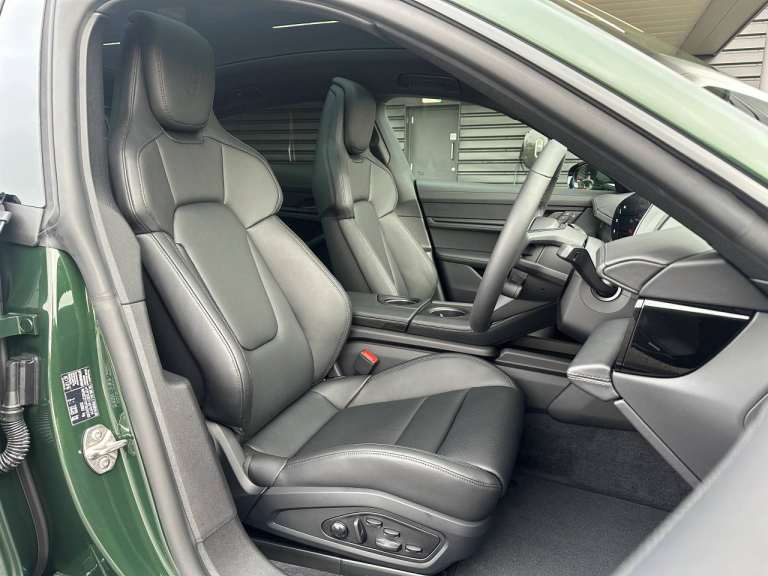 2025 Porsche Taycan 440kW 105kWh 4S Black Edition 4dr Auto Saloon Electric Automatic