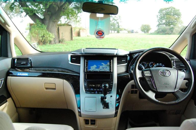 TOYOTA ALPHARD 240X Silver Auto Petrol 2009